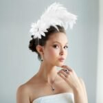 Diadema de plumas novia